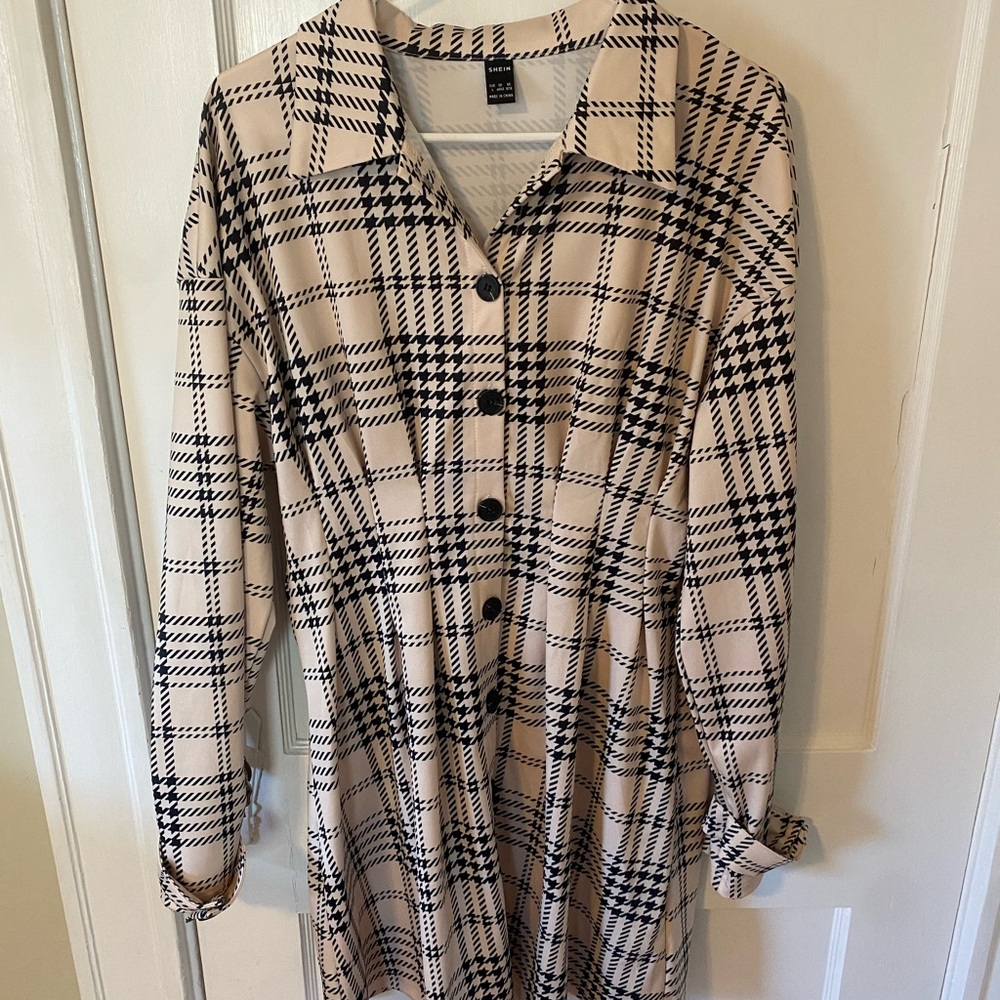 SHEIN Black and Cream Checkered Long Sleeve Dress